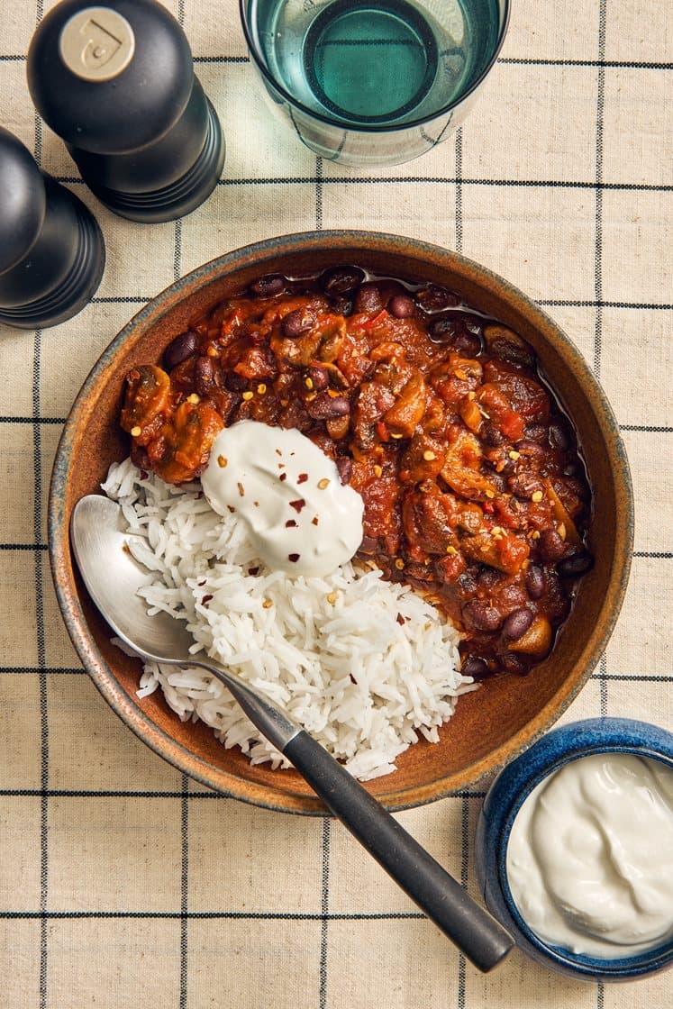 Papuchili sienten, savupaprikan ja basmatiriisin kanssa