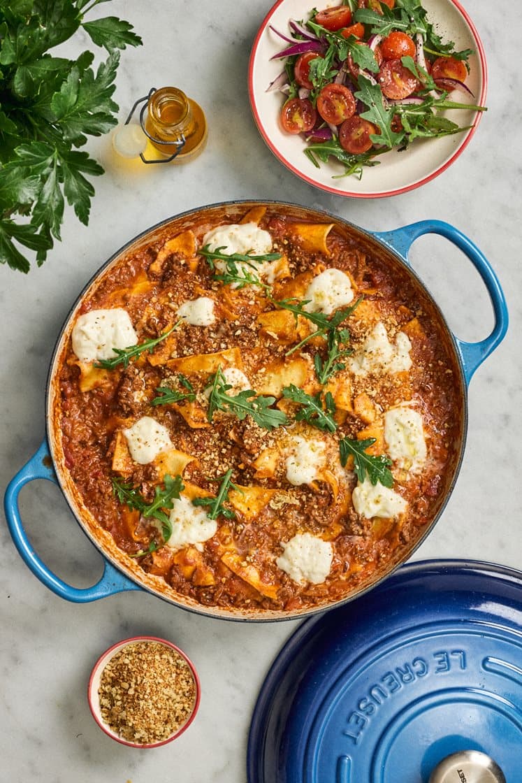 20 minuutin lasagnepannu rapealla parmesaanicrunchilla
