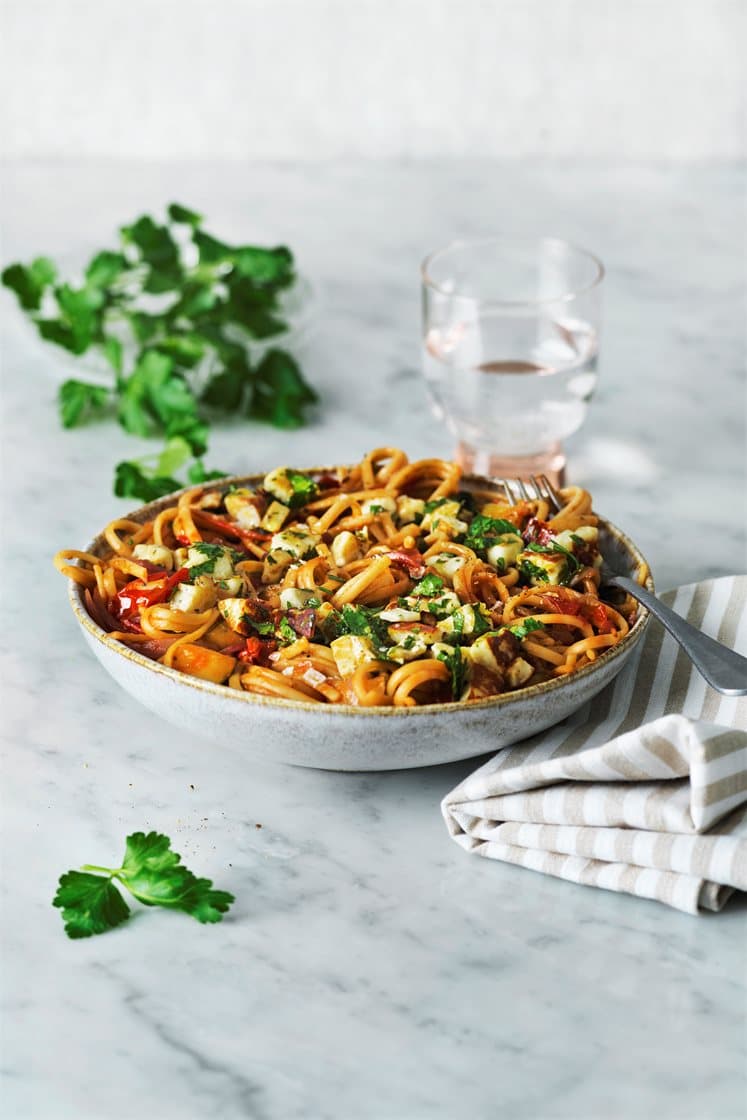 Linguine alle verdure pannoumigremolatan kanssa