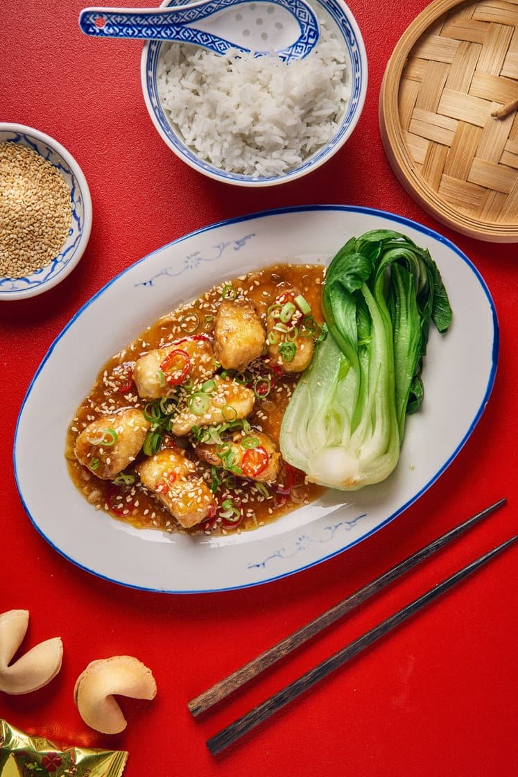 Tángcù yú - kala hapanimeläkastikkeessa ja ryöpätty pak choi