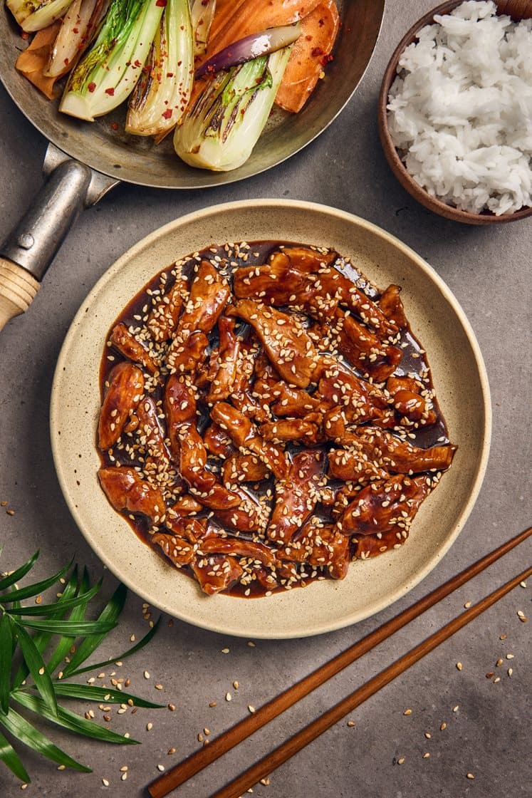 Bjäre-kana teriyaki - Soijassa paistettu kana ja seesamilla paistettu pak choi